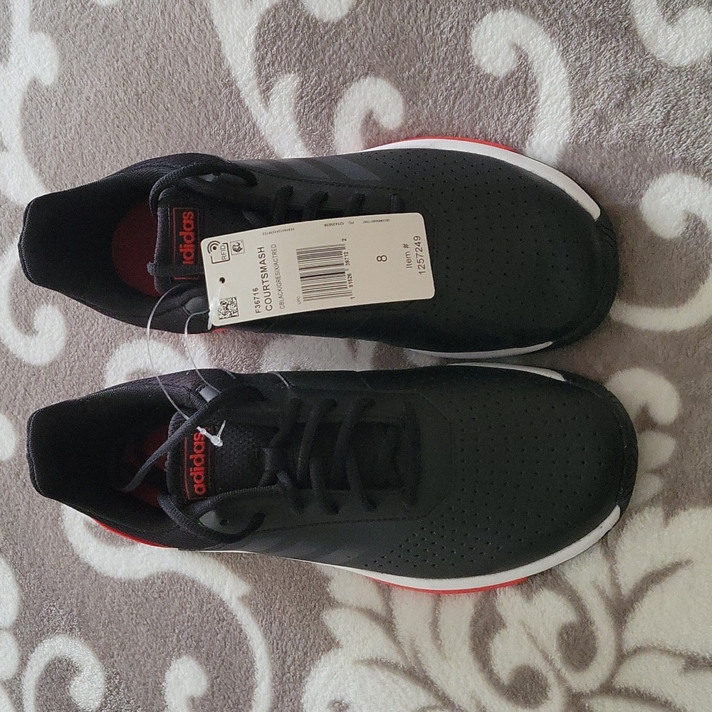 New Adidas Courtsmash Men's size 8